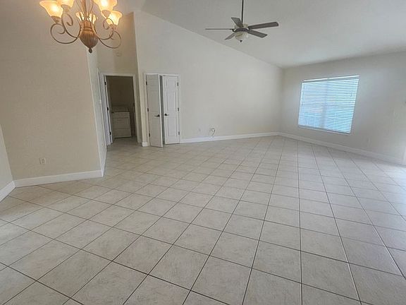 4th image of 16 Donlon Dr Unit B
