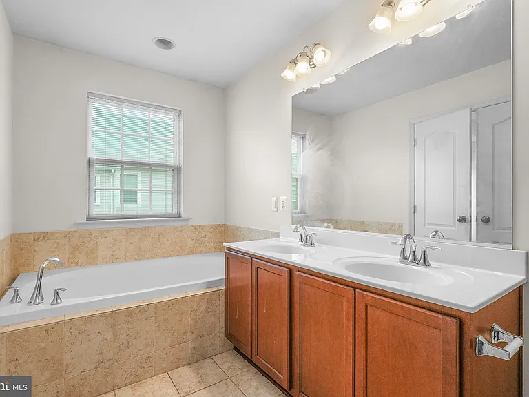 9624 Westerdale Dr — Photo 33