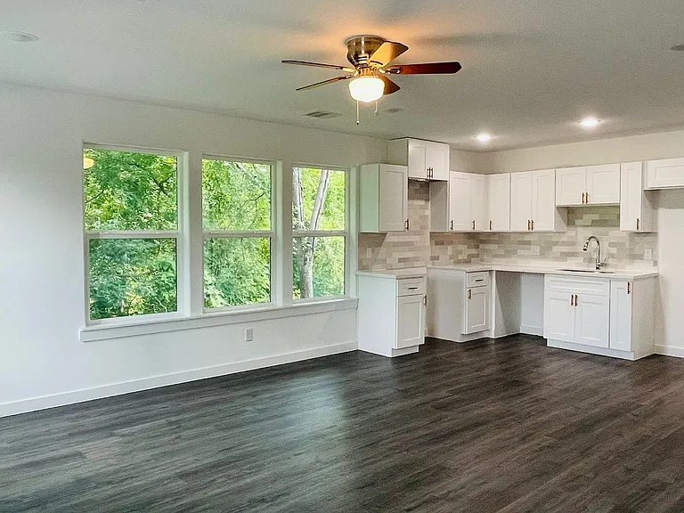 8416 Sandra St #B — Photo 5