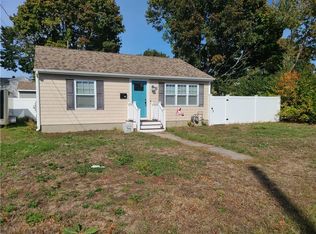 255 Park Ave, Warwick, RI 02889