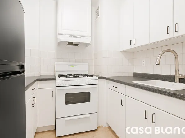 118-17 Union Turnpike image 4 of 4