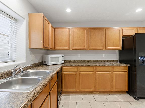 3rd image of 1155 Calle San Lorenzo