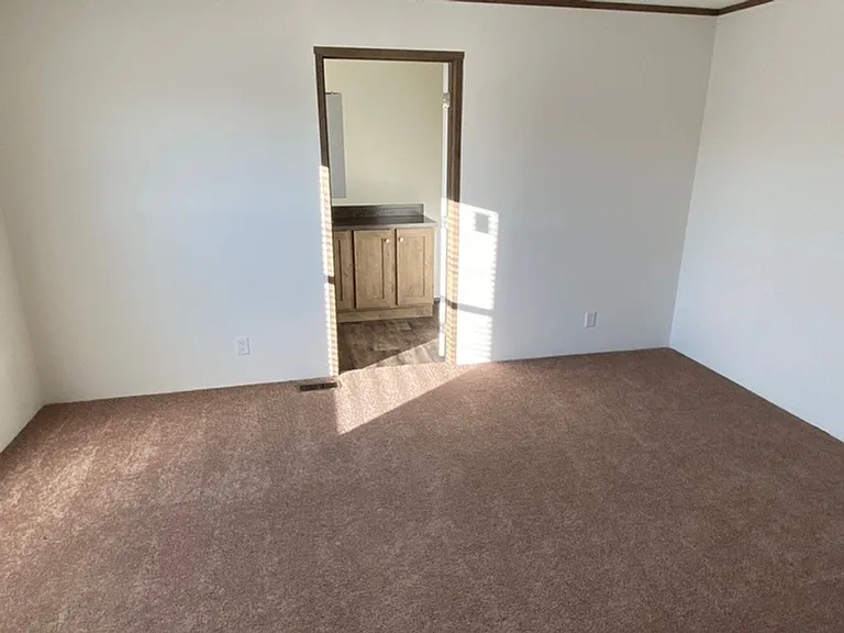 900 Southview Ave — Photo 8