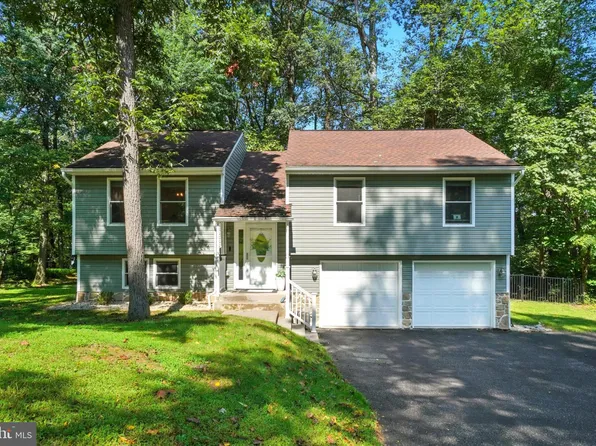 25 Rocky Wood Ln, Lewisberry, PA 17339