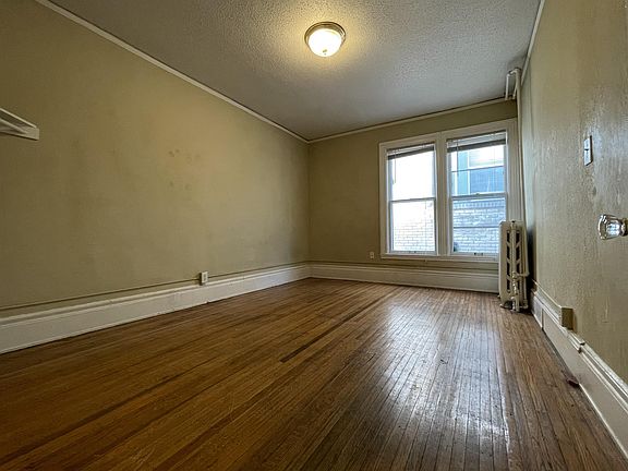 3rd image of 2620 3rd Ave S #10446207