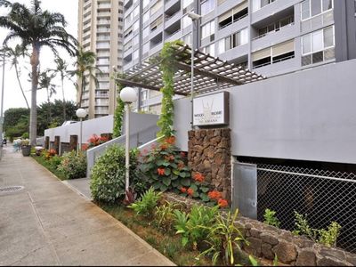 780 Amana St APT 303, Honolulu, HI, 96814