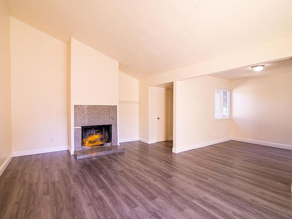 5th image of 2637 Plantation Pl