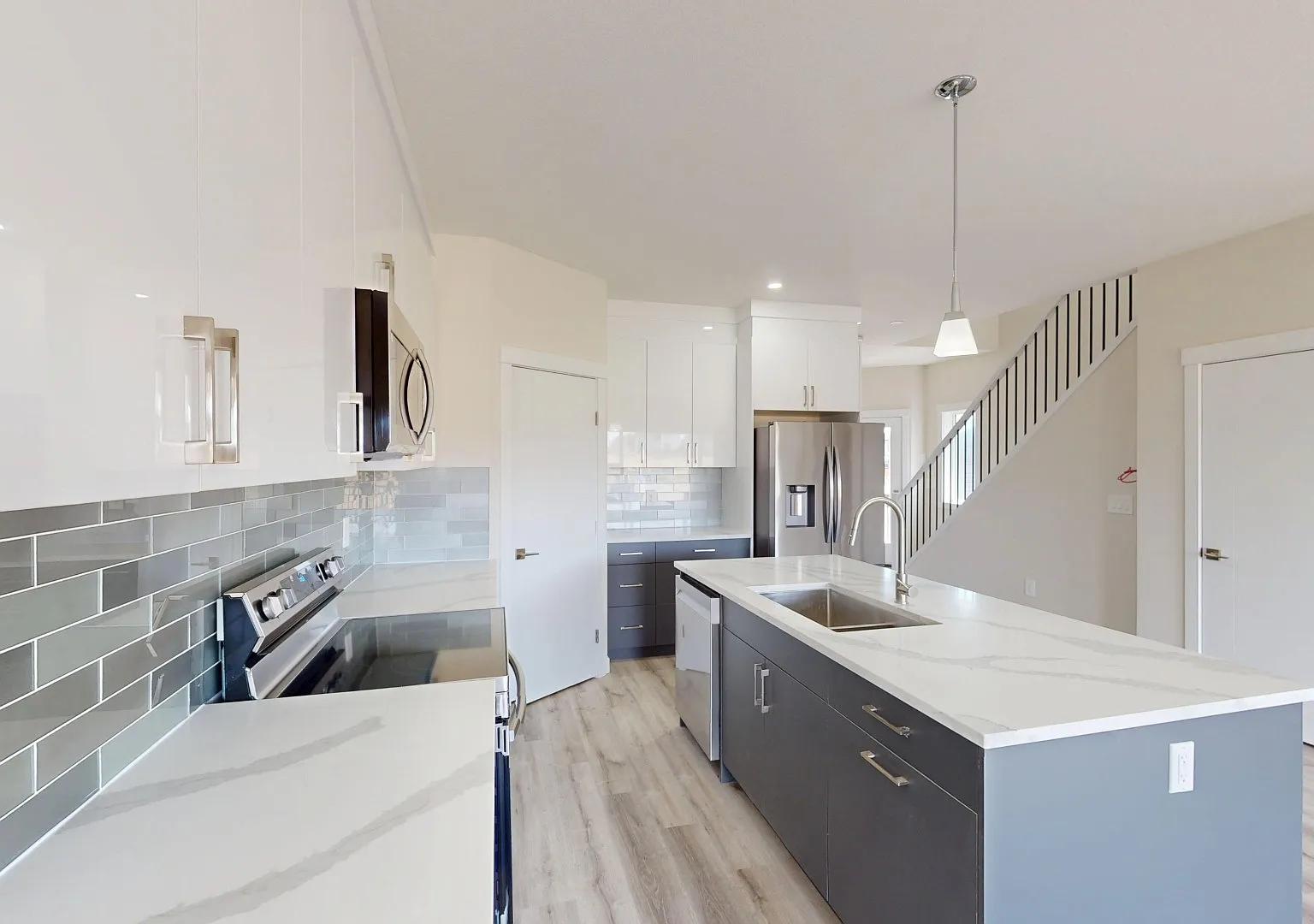 1229 Westmount Dr — Photo 4