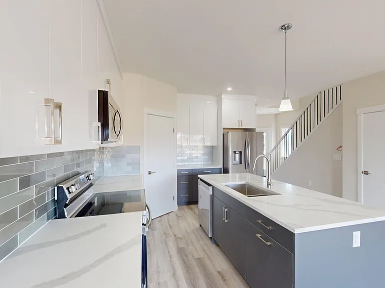 1227 Westmount Dr — Photo 3