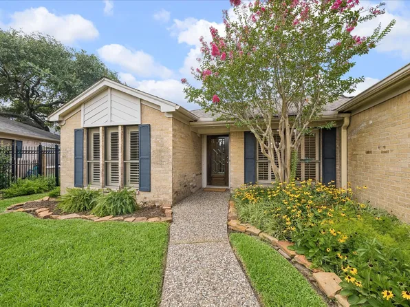 6506 Prairie Dunes Dr, Houston, TX 77069