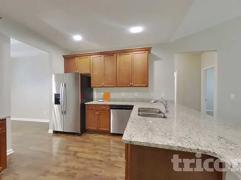 812 Ellyson Dr — Photo 7