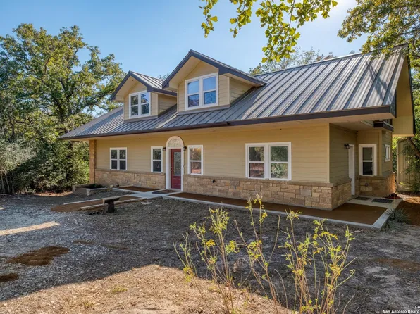 123 Bowie, Luling, TX 78648