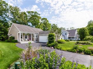 12 Jessica Ln, South Kingstown, RI 02879