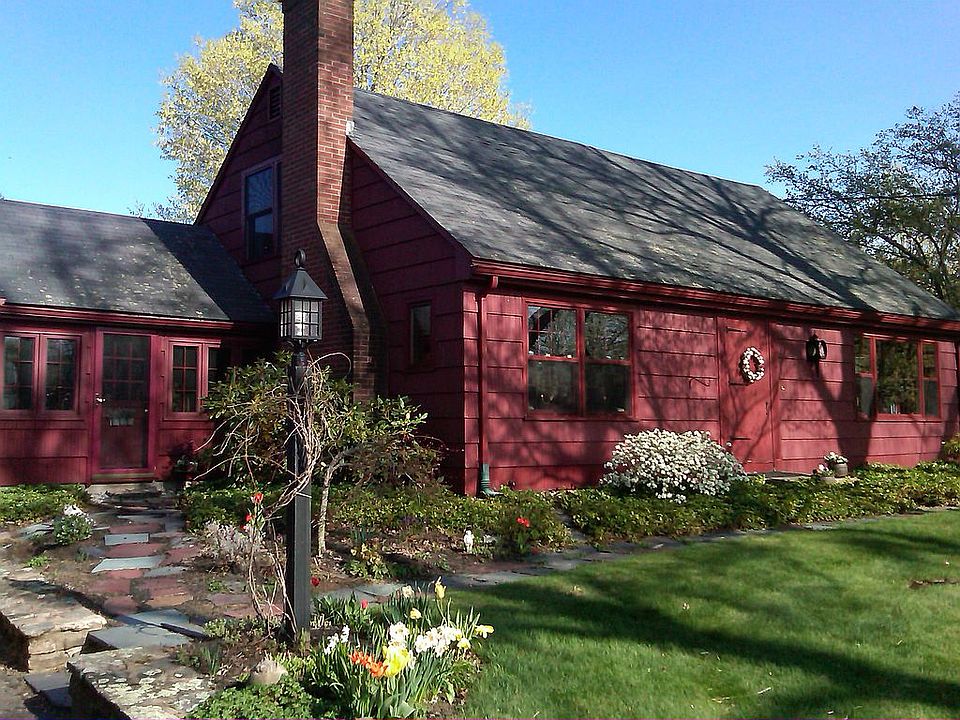 2nd image of 32 Mad Brook Rd