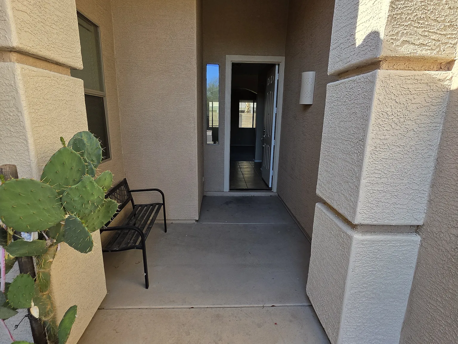 4 bed, 2047 sqft, $2,295 — Photo 2