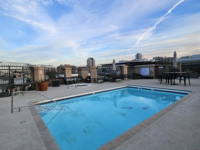 640 W 4th St #416 — Photo 31