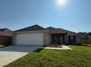 124 Madisonville Dr, Canton, MS 39046