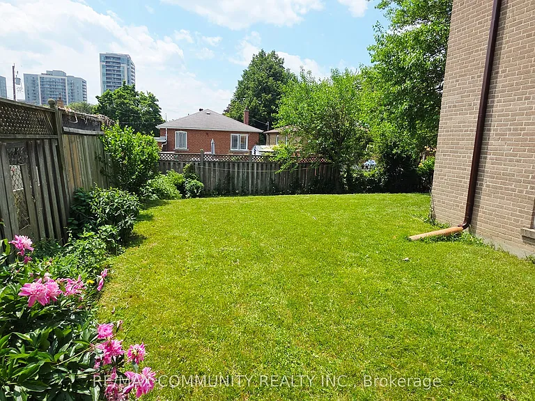 30 Canlish Rd #1 — Photo 3
