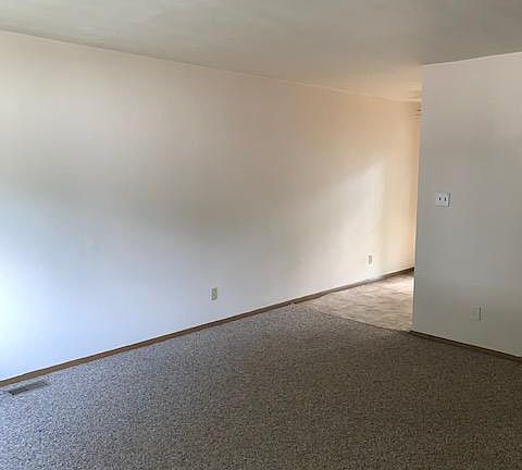 2nd image of 2847 Lake Shore Pl