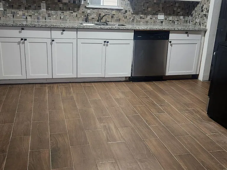 531 Roper St — Photo 3