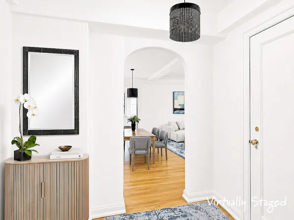 220 E 73rd St #9H, New York, NY 10021