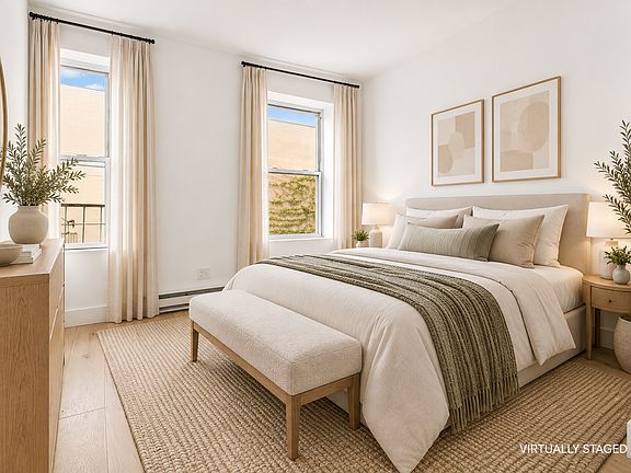 3rd image of 558 Henry St APT 3