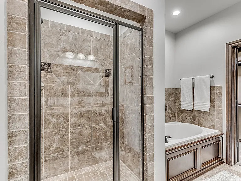 11804 Volterra Way — Photo 44