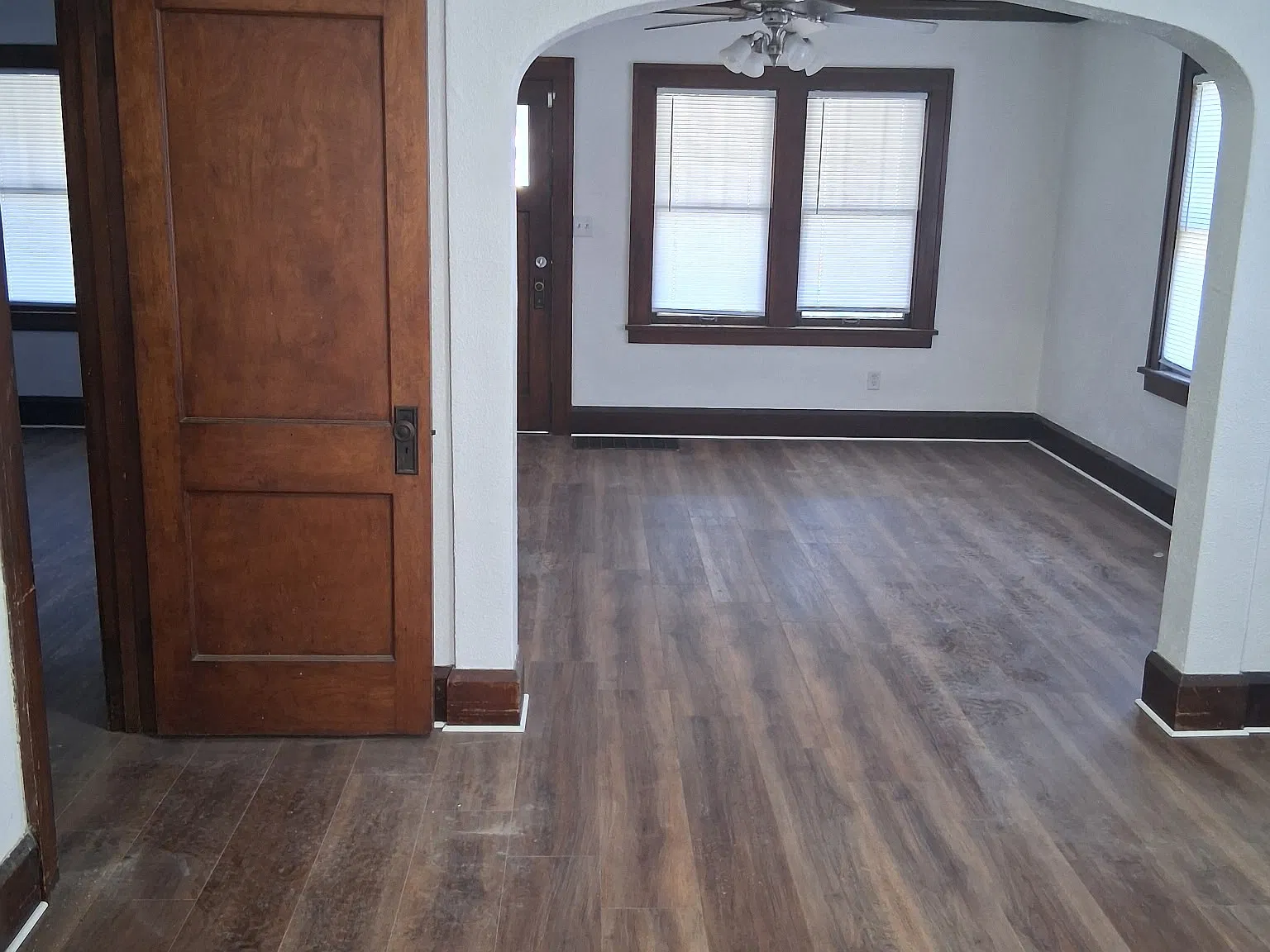3 bed, 1000 sqft, $1,300 — Photo 3
