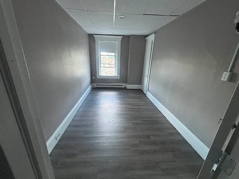 409 W Broad St #5 — Photo 4
