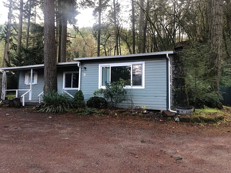 3251 Rogue River Hwy
