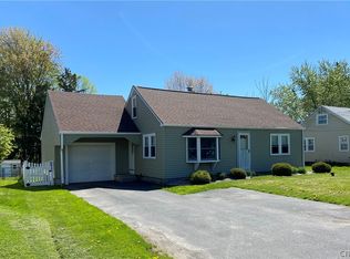 402 Fremont Rd, East Syracuse, NY 13057