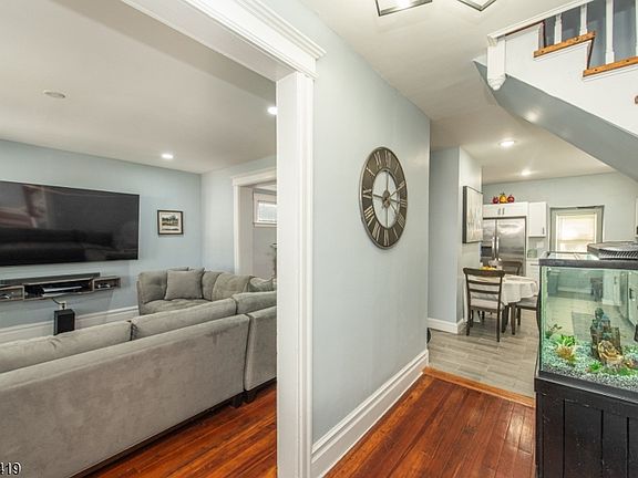 4th image of 191 Smith St