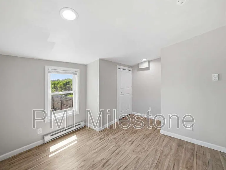 116 S High St — Photo 14