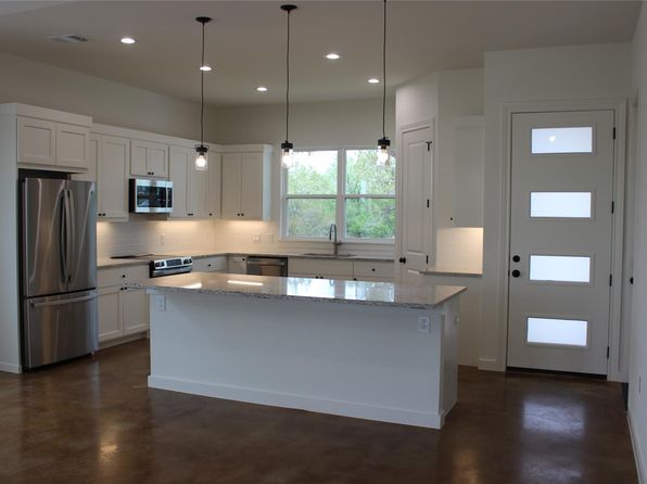 828 Oak Ln