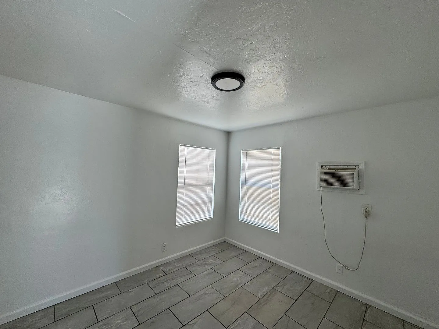 Beardsley Apartments — Photo 4