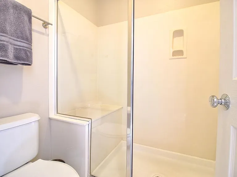 Master bath opposite the vaity