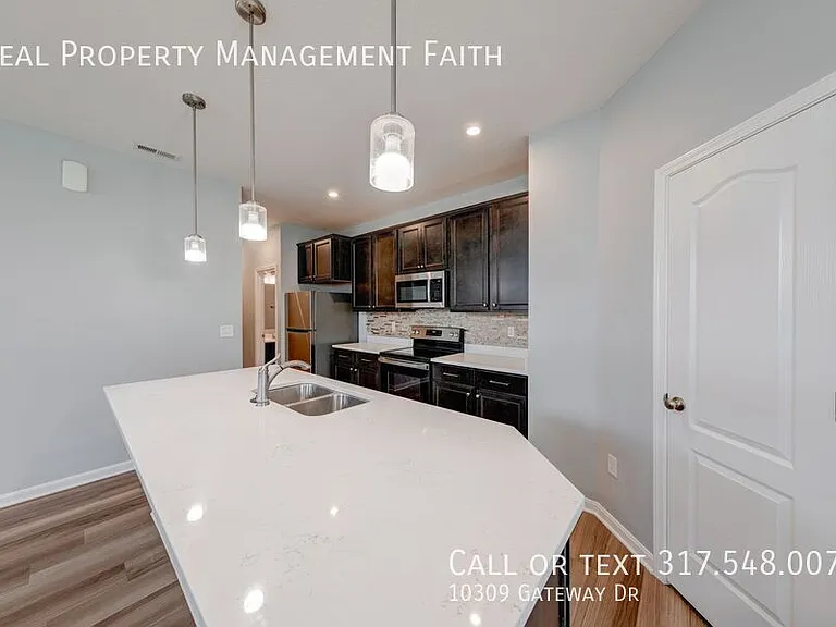 10309 Gateway Dr — Photo 6