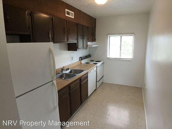 4th image of 1407 Pickett St #8529078