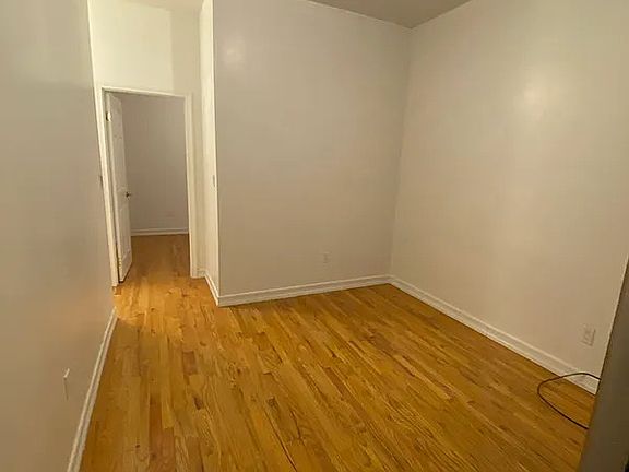 4th image of 315 W 54th St APT 3