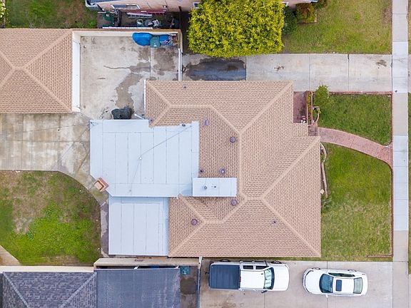 2nd image of 5731 Capetown St