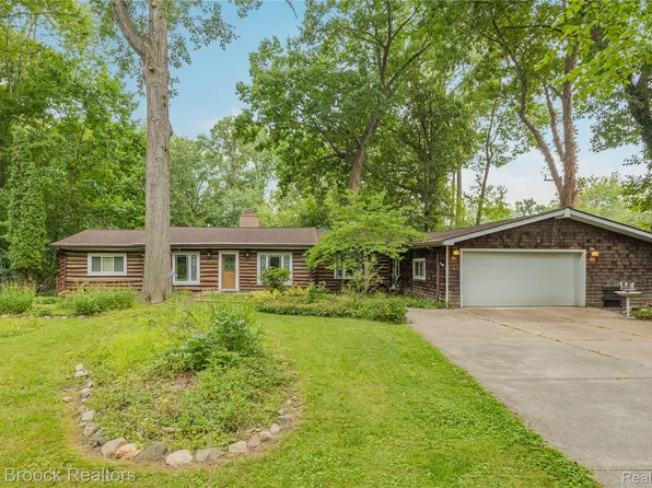 29799 Linden St, Farmington Hills, MI 48336