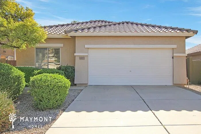 3 bed, 2.0 bath, 1672 sqft, $2,245 — Photo 1
