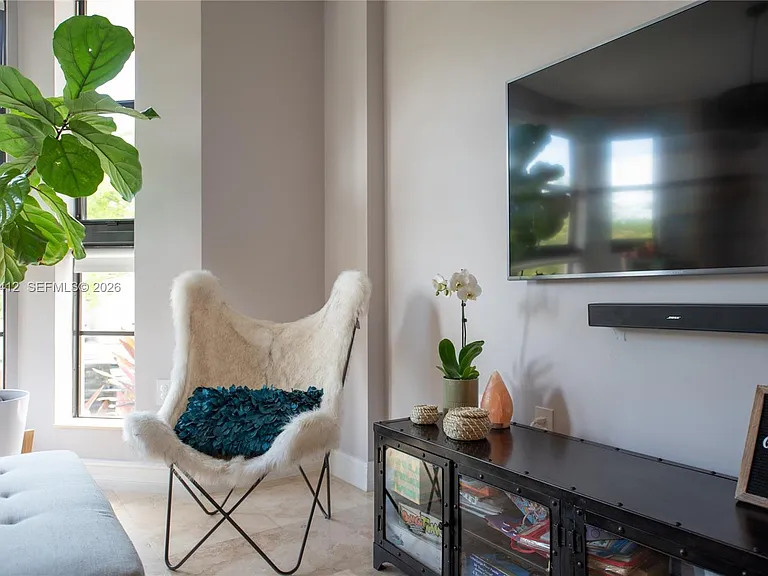 1650 Galiano St #Townhouse 14 — Photo 10