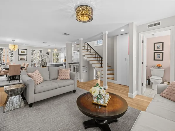 25 Phillips St #Penthouse, Boston, MA 02114