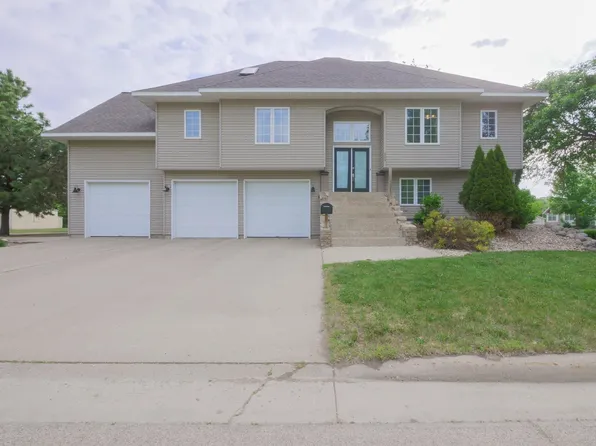 904 Colorado Ave, Morris, MN 56267