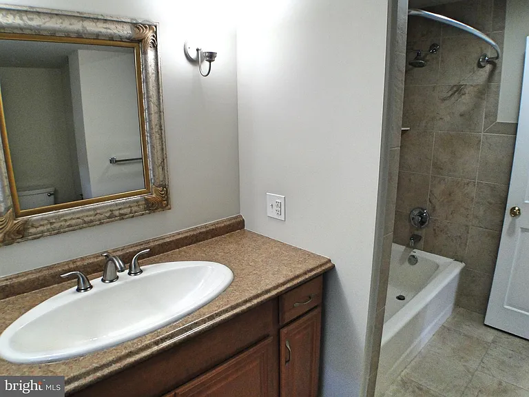 115 Morton Ave #1 — Photo 14