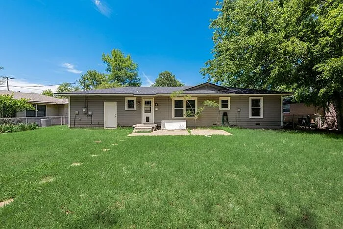 1014 W Belden St — Photo 19