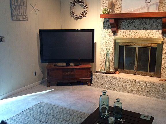 Comfy FR, tabby fireplace