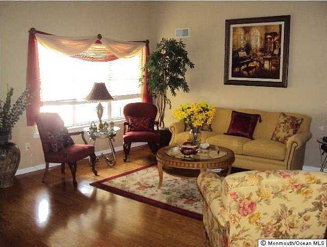 1st image of 1217 Thornbury Lane #B