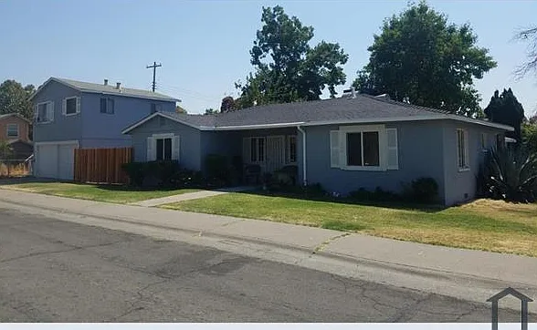 1204 Roanoke Ave — Photo 3